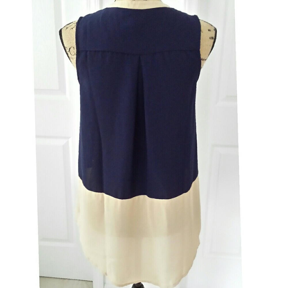 **Firm price** Anthropologie tunic style top - Picture 2 of 5